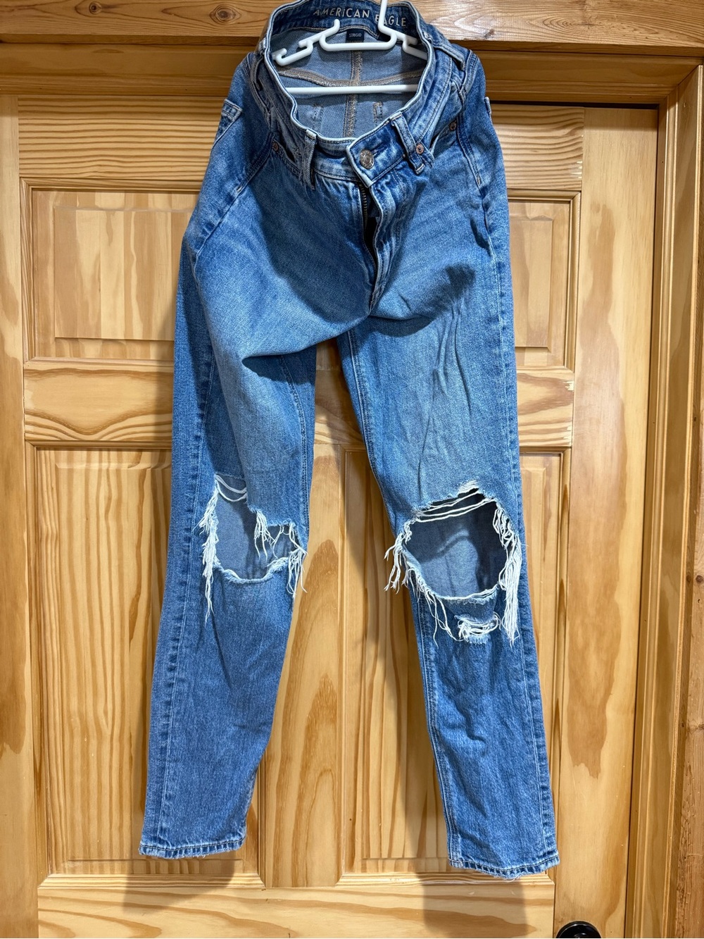 American Eagle Outfitters Womens Ripped Light Blue Straight Jeans